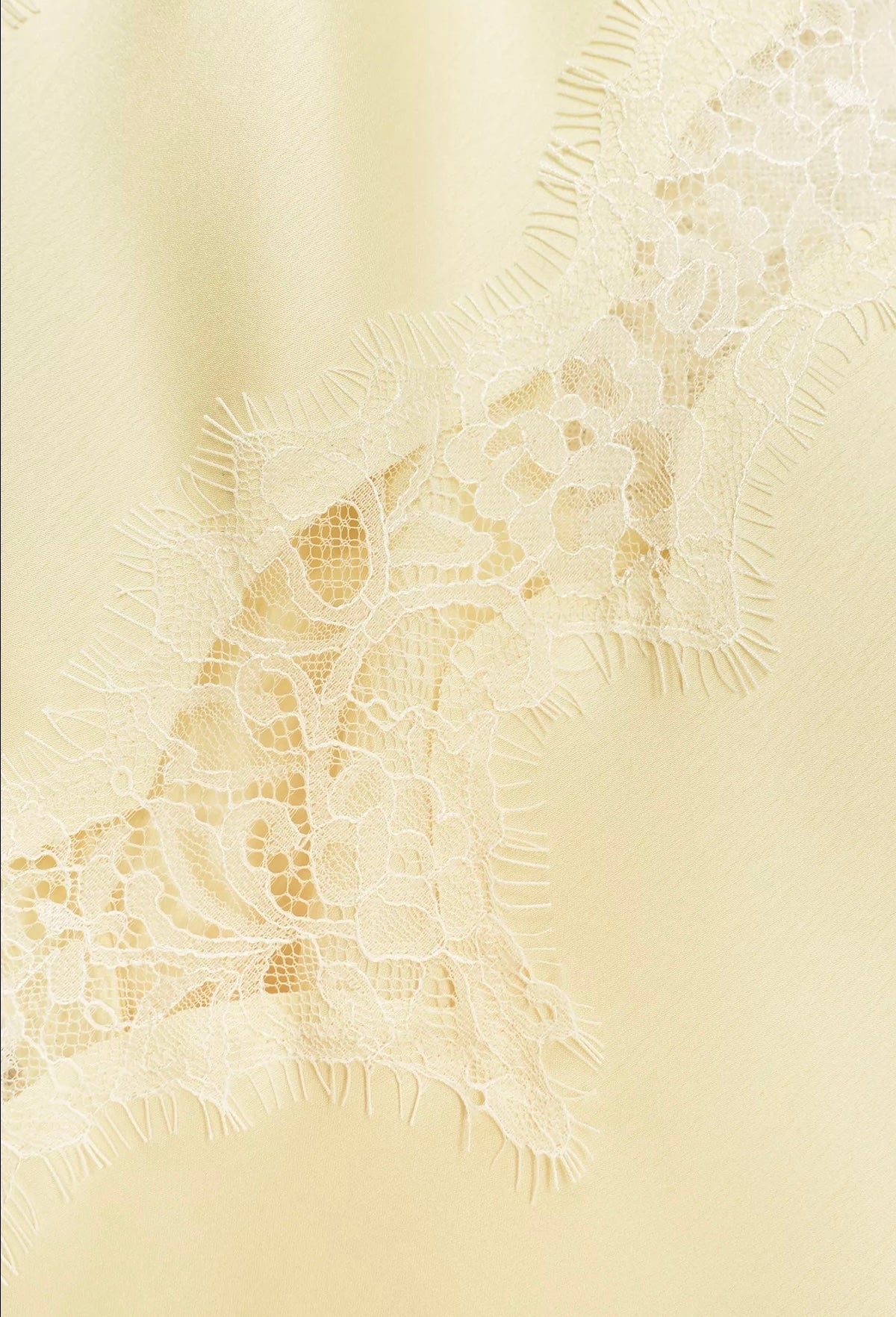 Top de Alça com Renda Acetinada – Sabotini