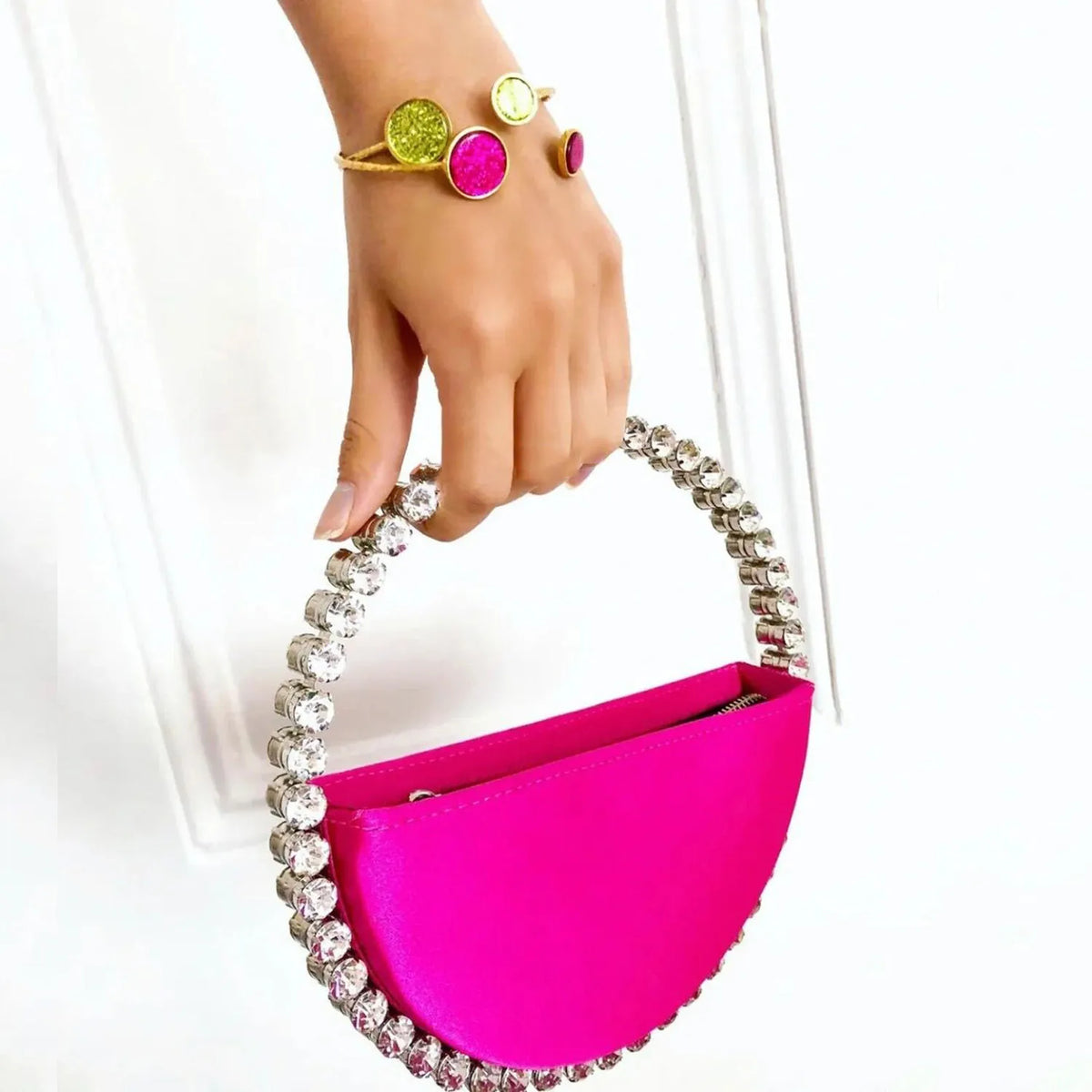 Bolsa Feminina de Cetim com Strass