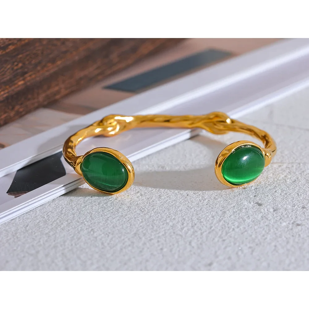 Bracelete com Pedra Verde Cuff